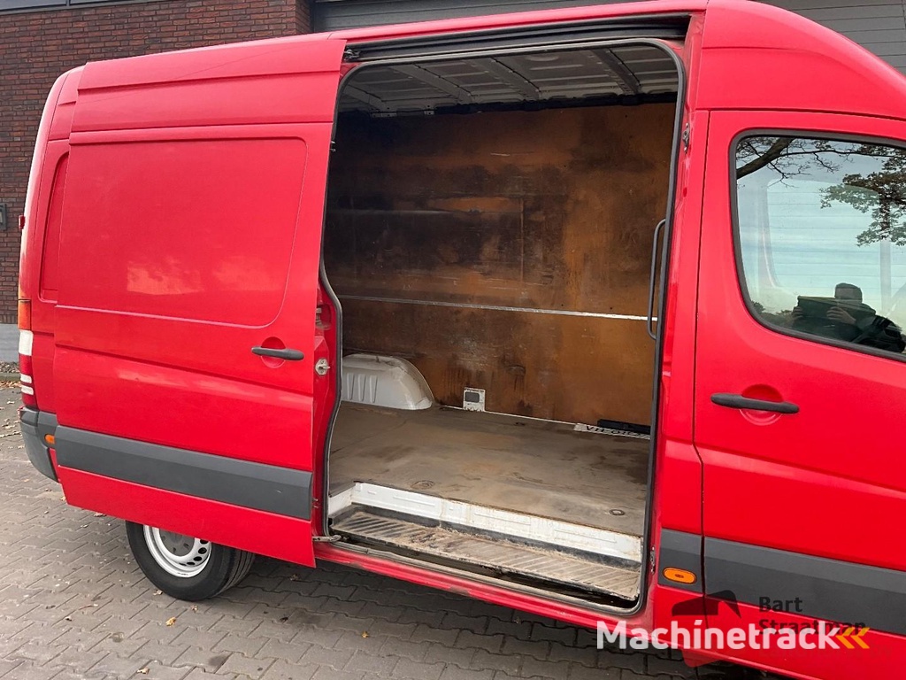 Mercedes-Benz SPRINTER 319 CDI Euro 5 191 hp 6 cylinder Manual closed bus single cabin l2 h2 BS1791