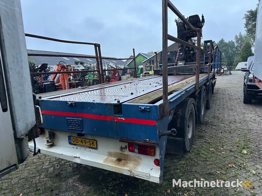 Floor Gestuurde oplegger + Hiab kraan R 130-F2 joystick bediening