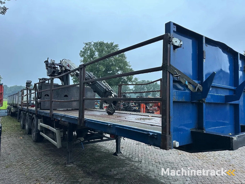 Floor Gestuurde oplegger + Hiab kraan R 130-F2 joystick bediening