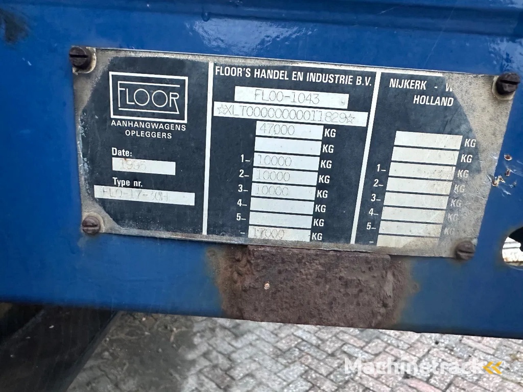 Floor Gestuurde oplegger + Hiab kraan R 130-F2 joystick bediening