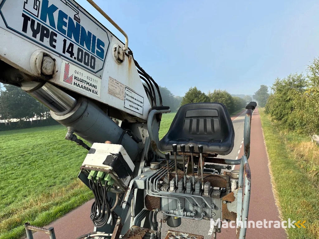 Kennis 4 as Steenoplegger stenentrailer + Kennis kraan R 14tm