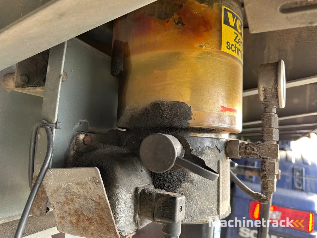 Kennis 4 as Steenoplegger stenentrailer + Kennis kraan R 14tm