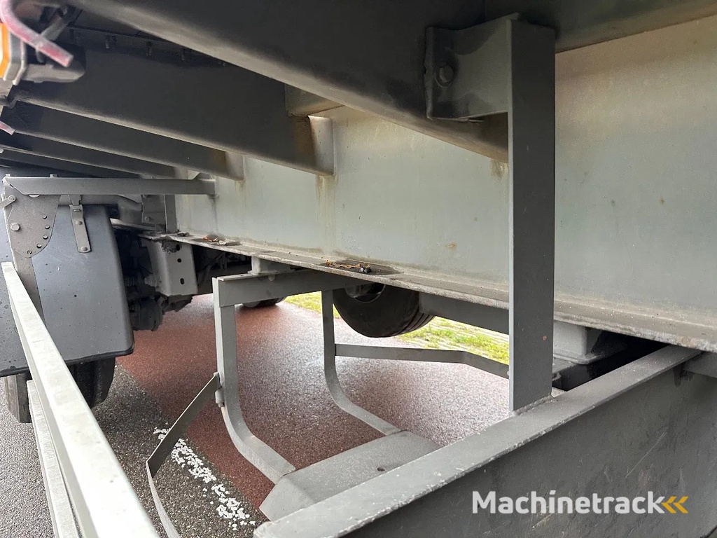 Pacton Steenoplegger stenentrailer + Kennis kraan R 14.000 apk 9-2026