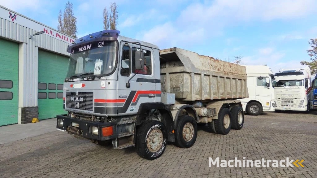 MAN 35.362  8x4 Euro 2, ZF manual gearbox, VERY clean