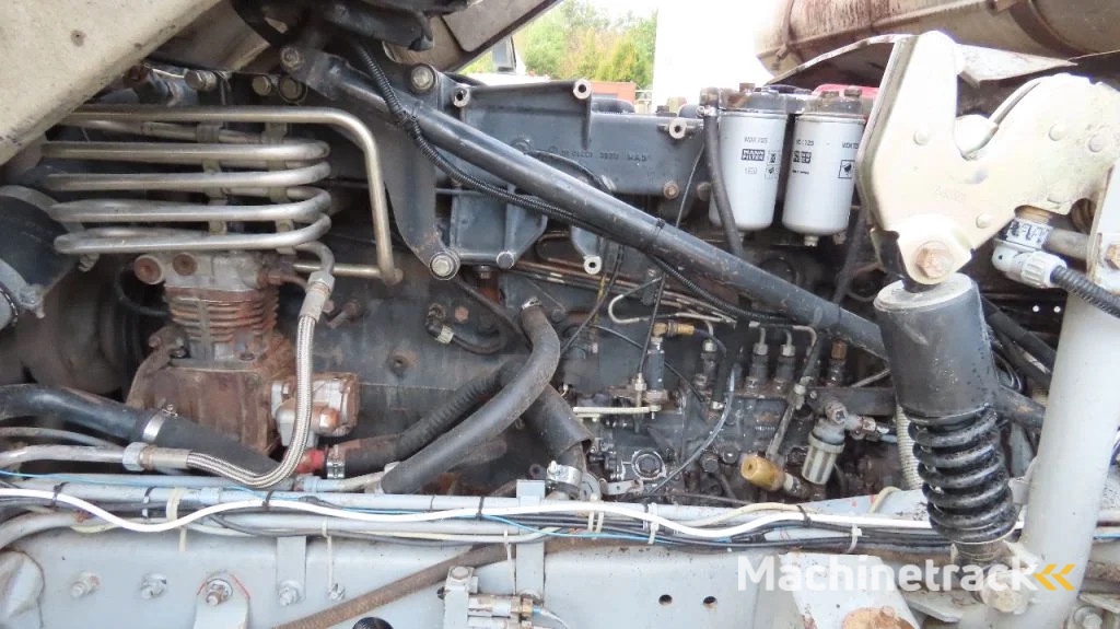 MAN 35.362  8x4 Euro 2, ZF manual gearbox, VERY clean