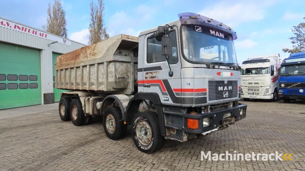 MAN 35.362  8x4 Euro 2, ZF manual gearbox, VERY clean