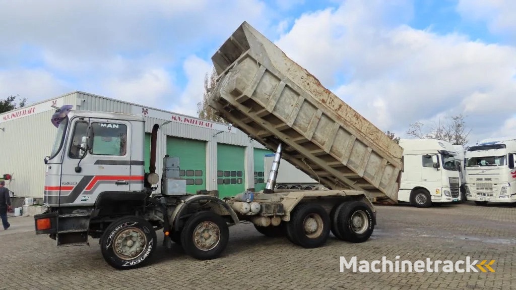 MAN 35.362  8x4 Euro 2, ZF manual gearbox, VERY clean