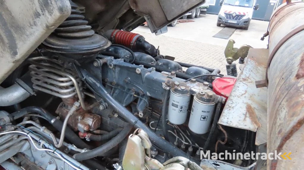 MAN 35.362  8x4 Euro 2, ZF manual gearbox, VERY clean