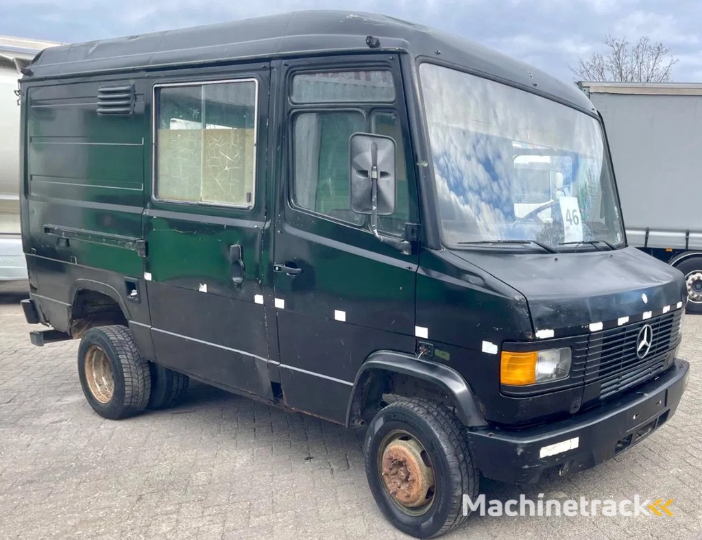 Mercedes-Benz VARIO 609 (manual injection).Very clean