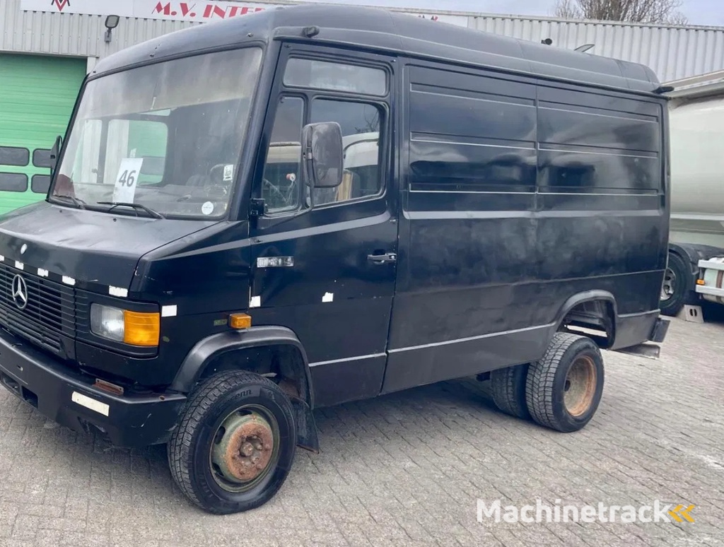 Mercedes-Benz VARIO 609 (manual injection).Very clean