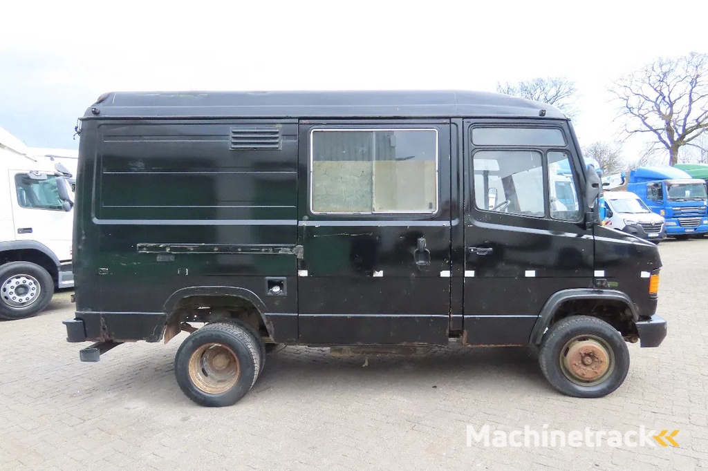 Mercedes-Benz VARIO 609 (manual injection).Very clean