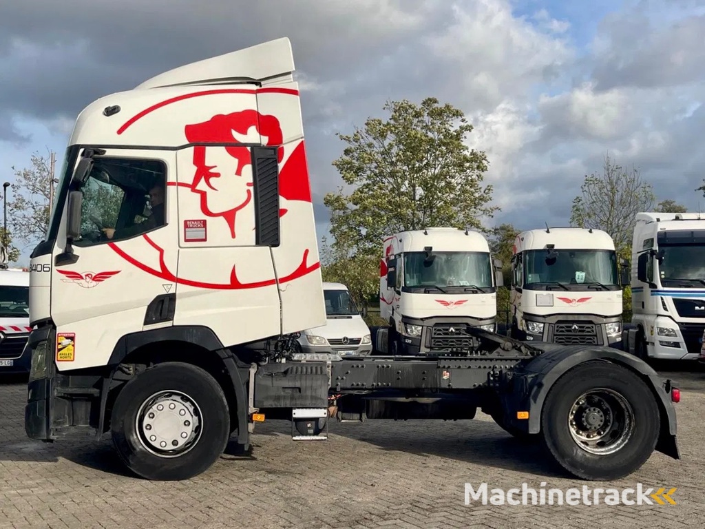 Renault T460 VF611A168KD031205 , year 2019, FRIGO France truck