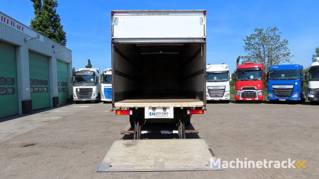 Iveco Stralis 310 8.60m box!  Manual gerabox, Great state