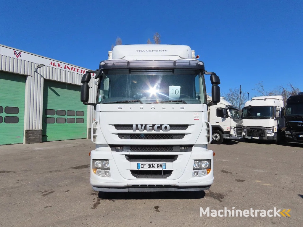 Iveco Stralis 310 8 meter box!   Retarder,  Great condition!