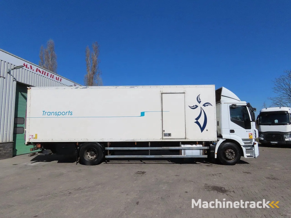 Iveco Stralis 310 8 meter box!   Retarder,  Great condition!