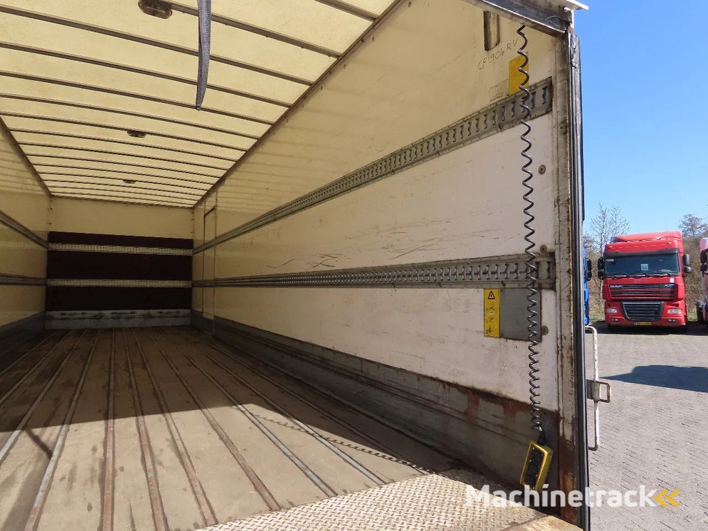 Iveco Stralis 310 8 meter box!   Retarder,  Great condition!