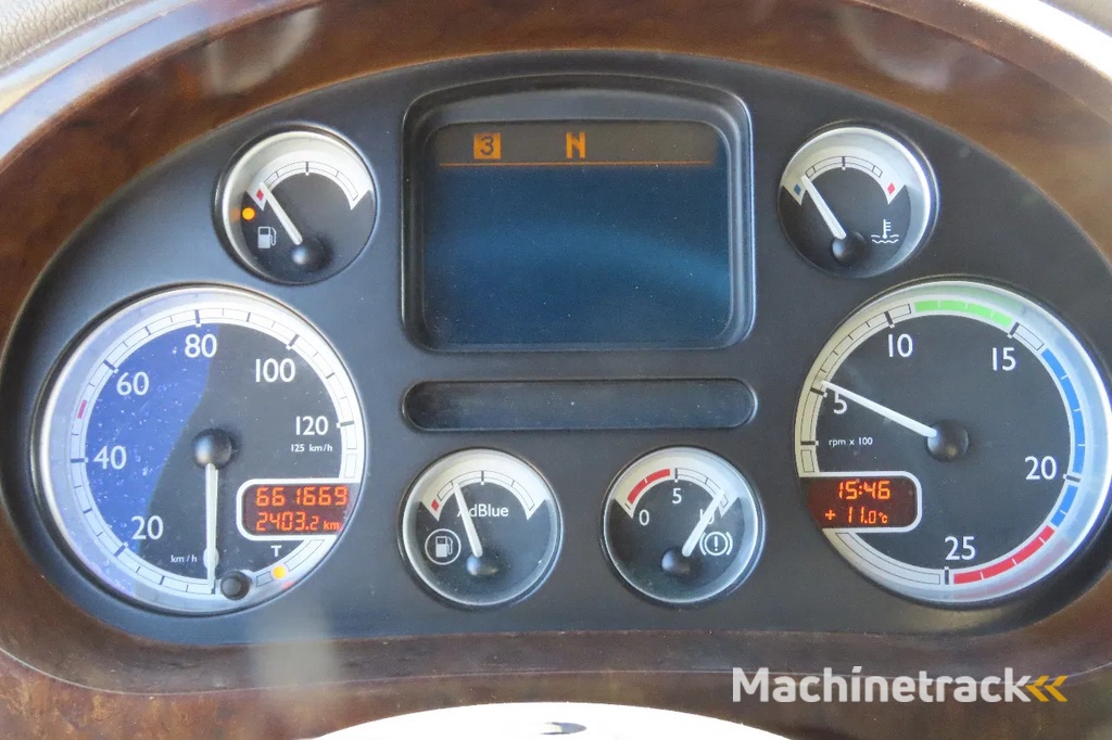 DAF XF 105.460 2 beds, 2 tanks