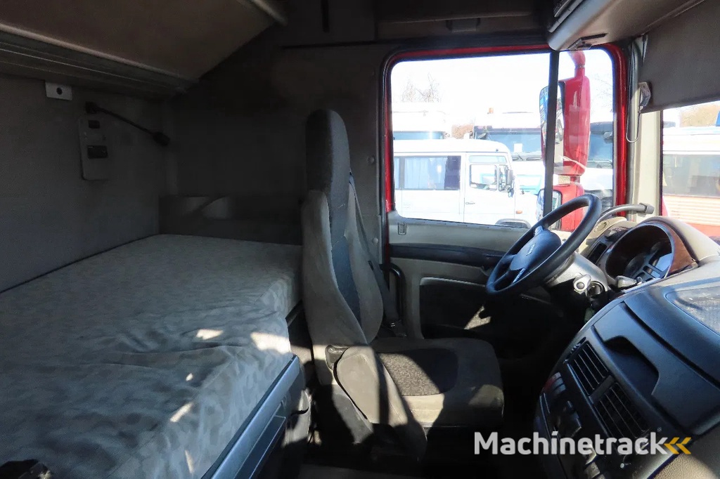 DAF XF 105.460 2 beds, 2 tanks
