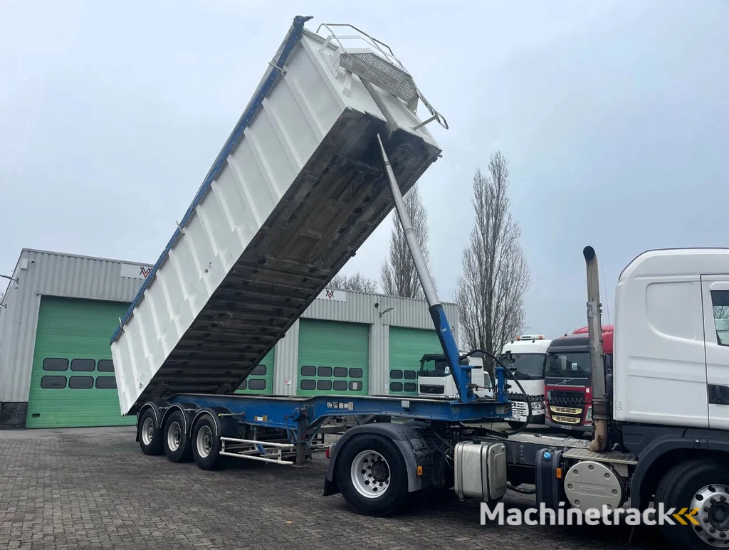 Benalu 50 m3, 5660 kg, 3 axels SPRING