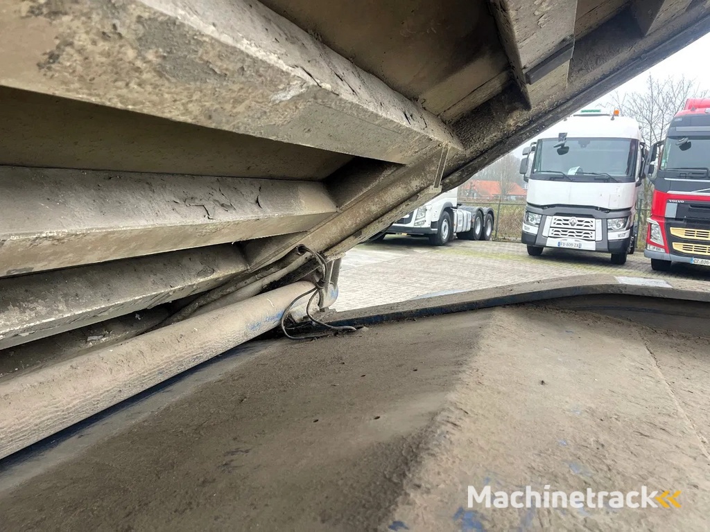 Benalu 50 m3, 5660 kg, 3 axels SPRING