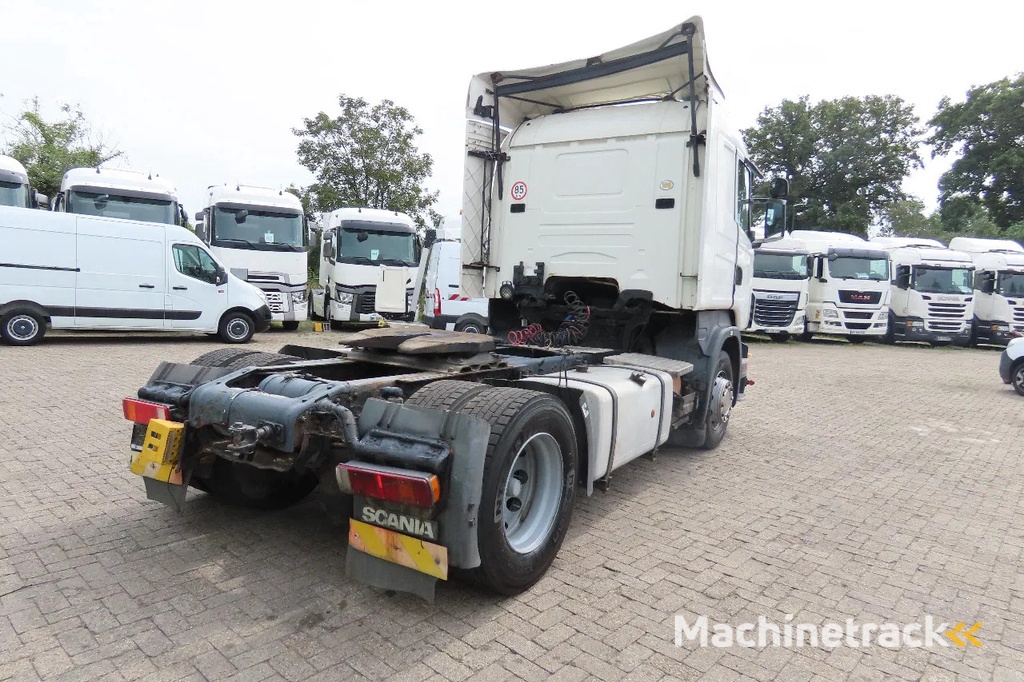 Scania R420 2 tanks,  2 beds,  manual gearbox