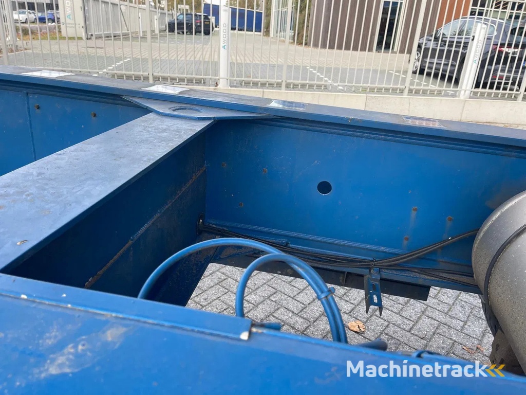 Benalu 6060 kg, 62m3! MERCEDES AXLES self pomp, DISC BRAKES,