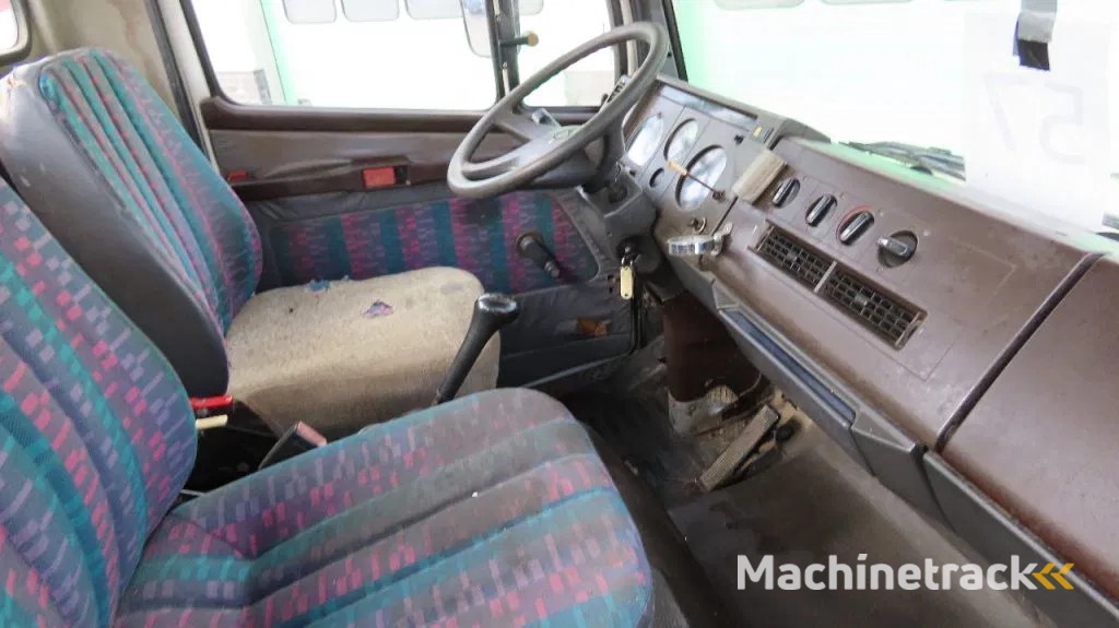 Mercedes-Benz 1514 Manual diesel  pomp. Very clean