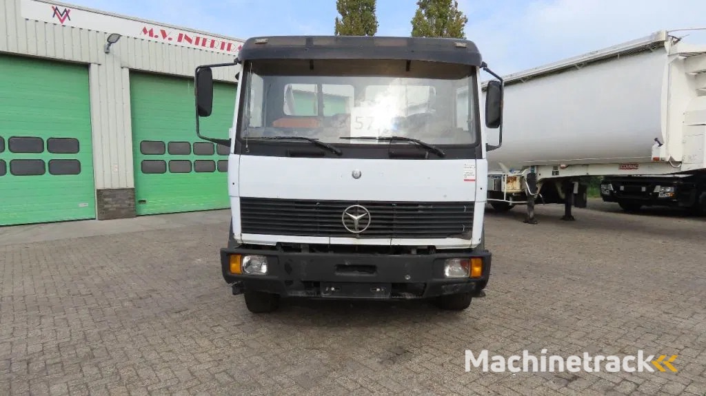 Mercedes-Benz 1514 Manual diesel  pomp. Very clean