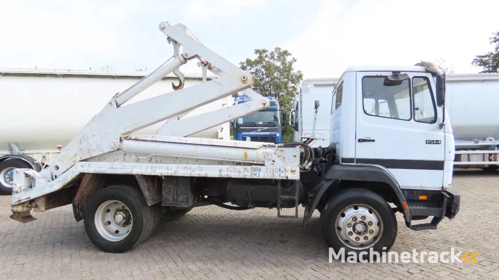 Mercedes-Benz 1514 Manual diesel  pomp. Very clean