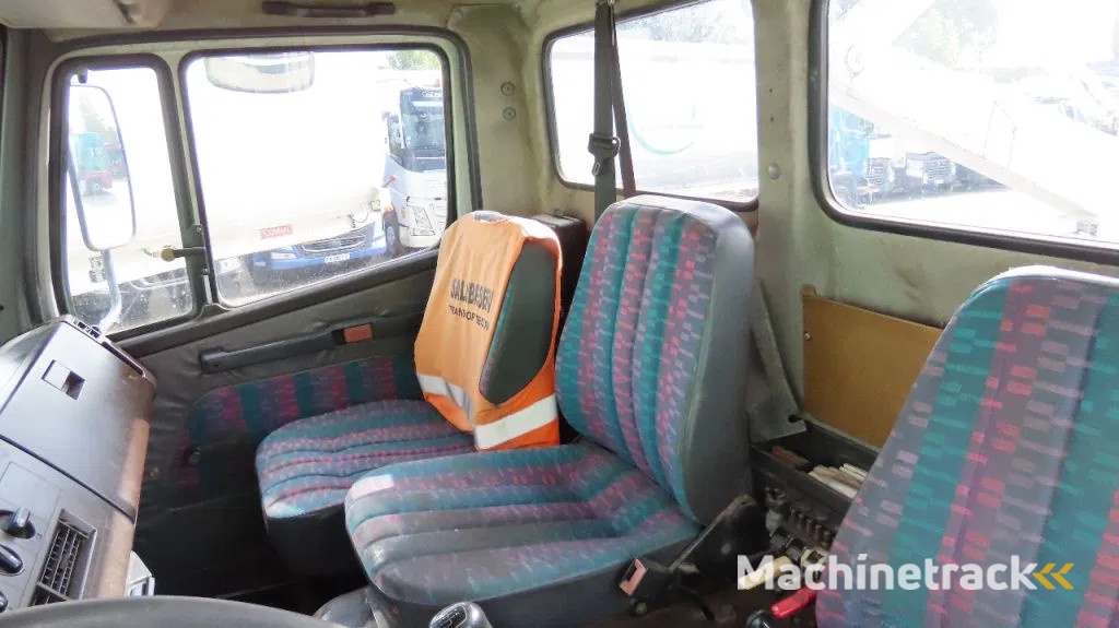 Mercedes-Benz 1514 Manual diesel  pomp. Very clean