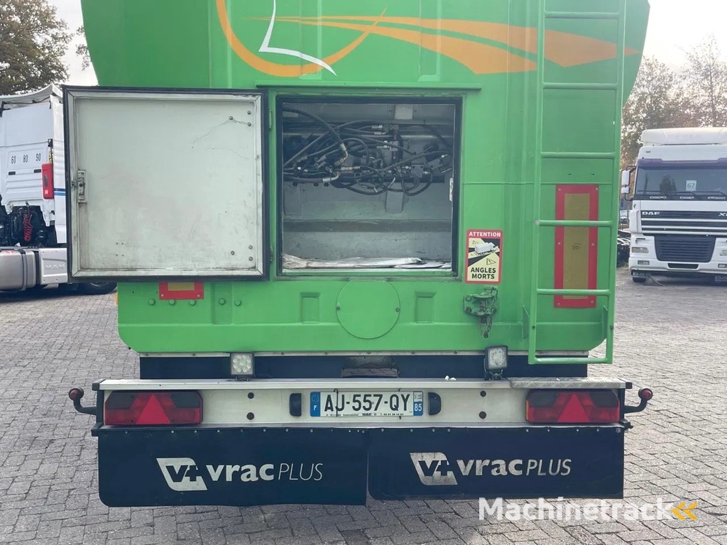 Leveques TSCI, AUGER, HATZ diesel? 7 COMPARTMENTS.  Great condition!