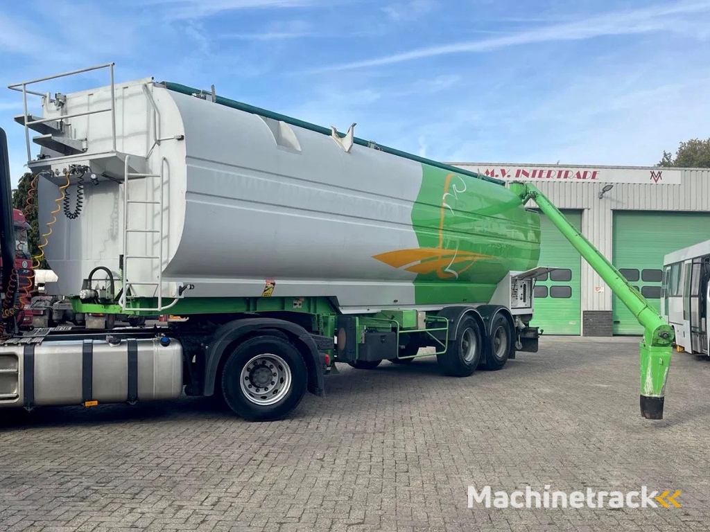 Leveques TSCI, AUGER, HATZ diesel? 7 COMPARTMENTS.  Great condition!