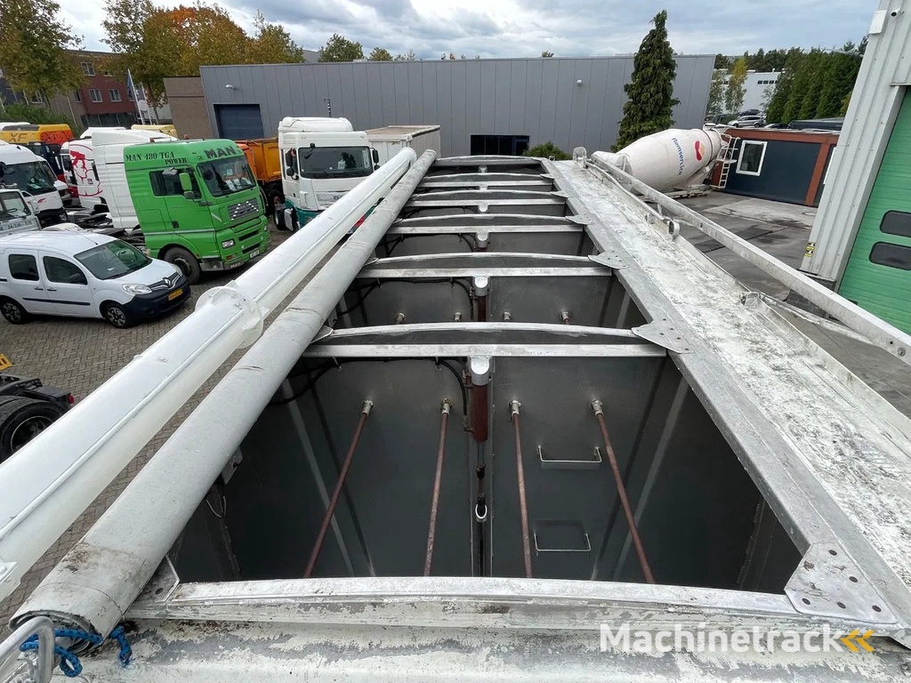 Volvo FM 12.380 8X4  SILO AUGER / AIR  GREAT CONDITION / fully serviced!