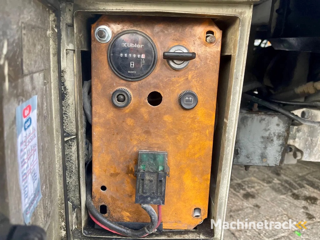 Trax TSCI, 7 comp.  AUGER HATZ diesel, SAF AXLES