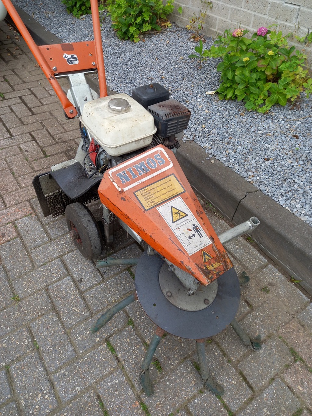 NIMOS MUG (BJ 2002) onkruidborstel