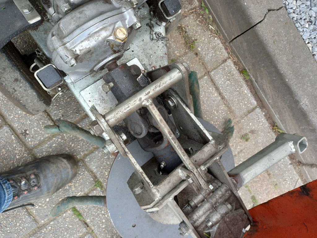 NIMOS MUG (BJ 2002) onkruidborstel