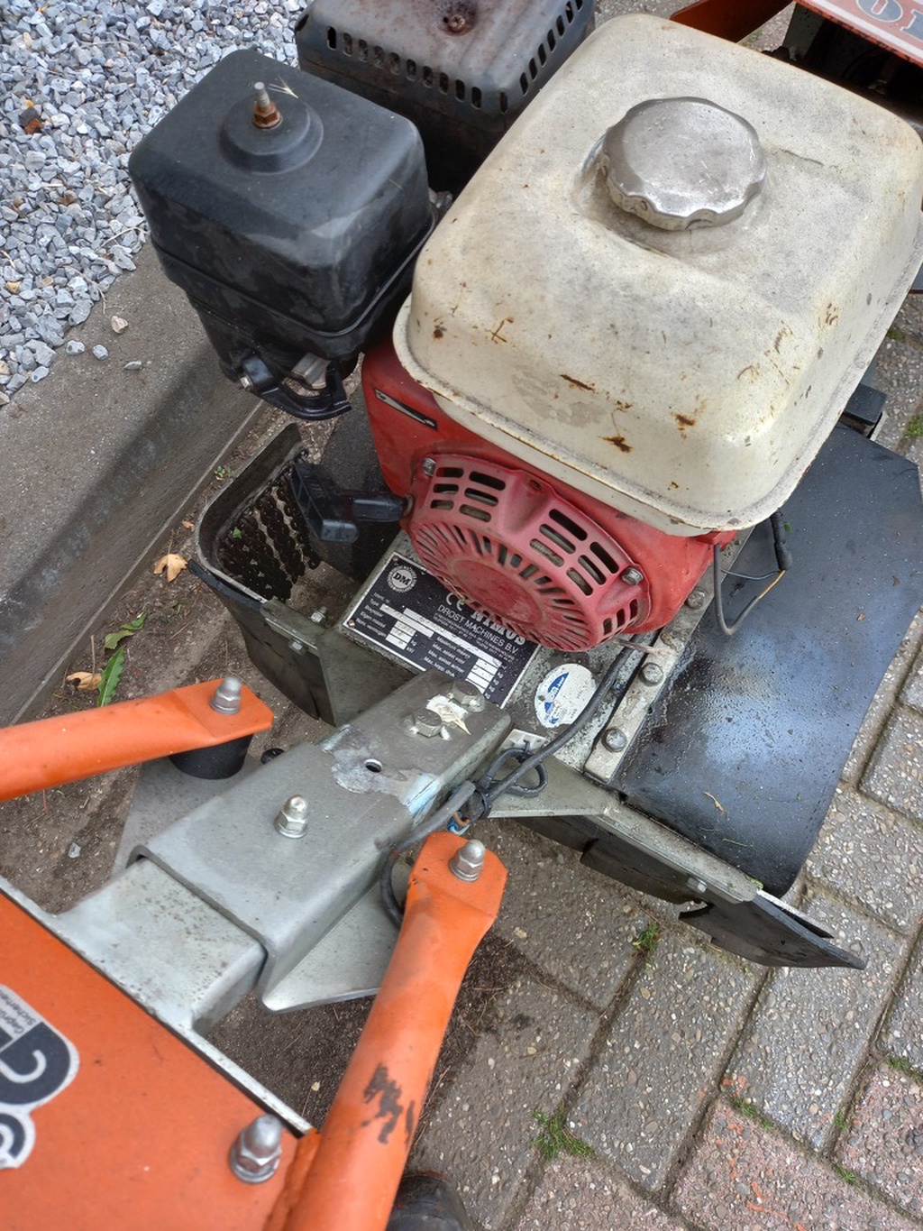 NIMOS MUG (BJ 2002) onkruidborstel