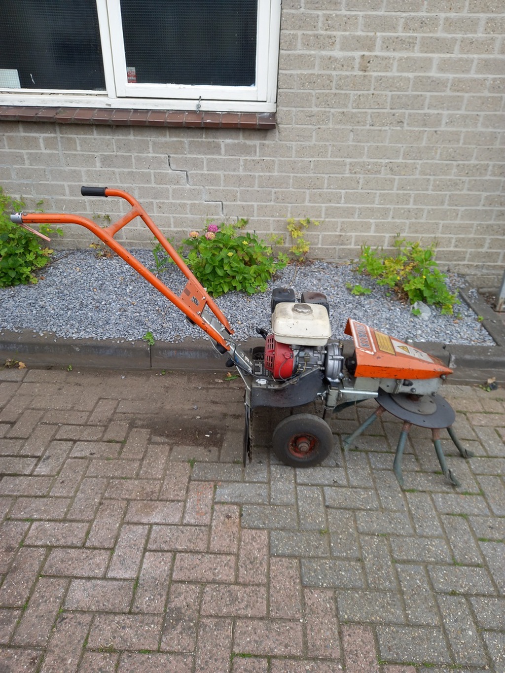 NIMOS MUG (BJ 2002) onkruidborstel