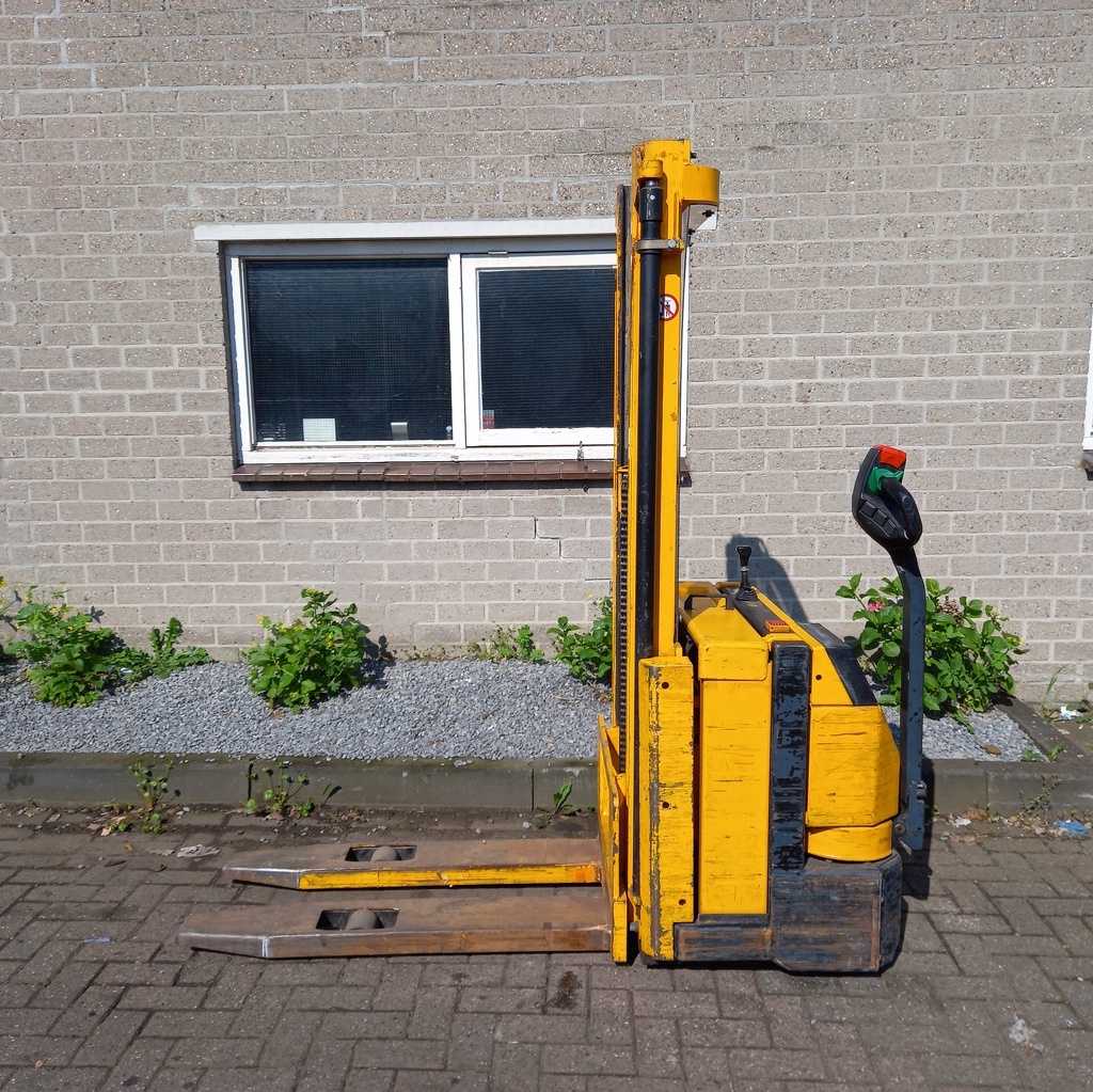 JUNGHEINRICH 1200 KG Stapelaar Freelift 3,3 m (ACCU 2024)