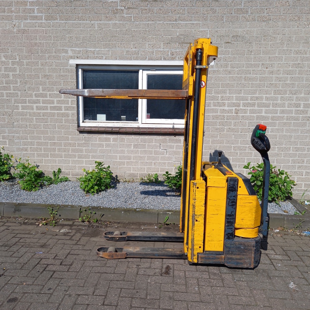 JUNGHEINRICH 1200 KG Stapelaar Freelift 3,3 m (ACCU 2024)
