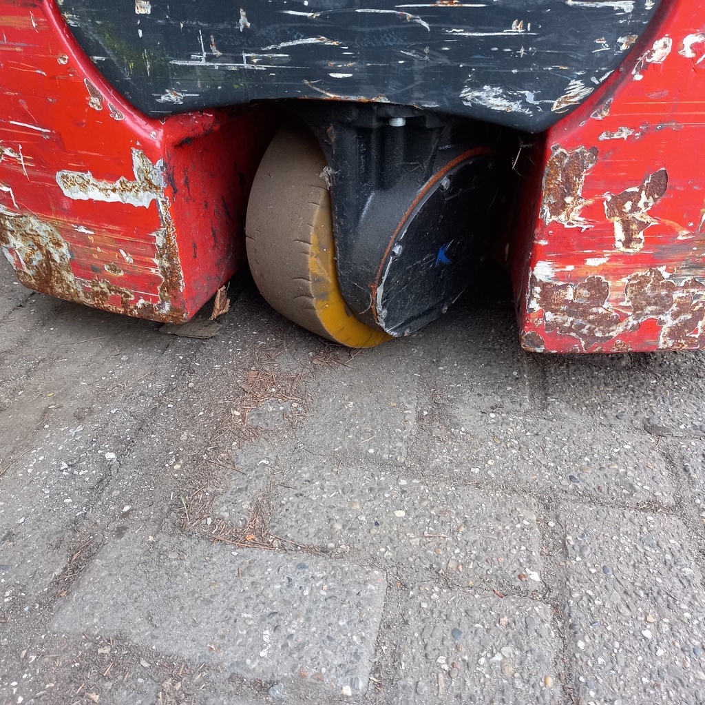 LINDE E10 (334) Compact heftruck TRIPLO 5,2 m Shift