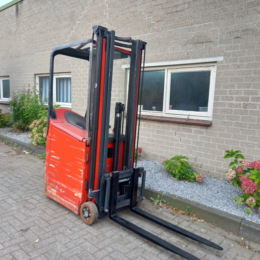 LINDE E10 (334) Compact heftruck TRIPLO 5,2 m Shift