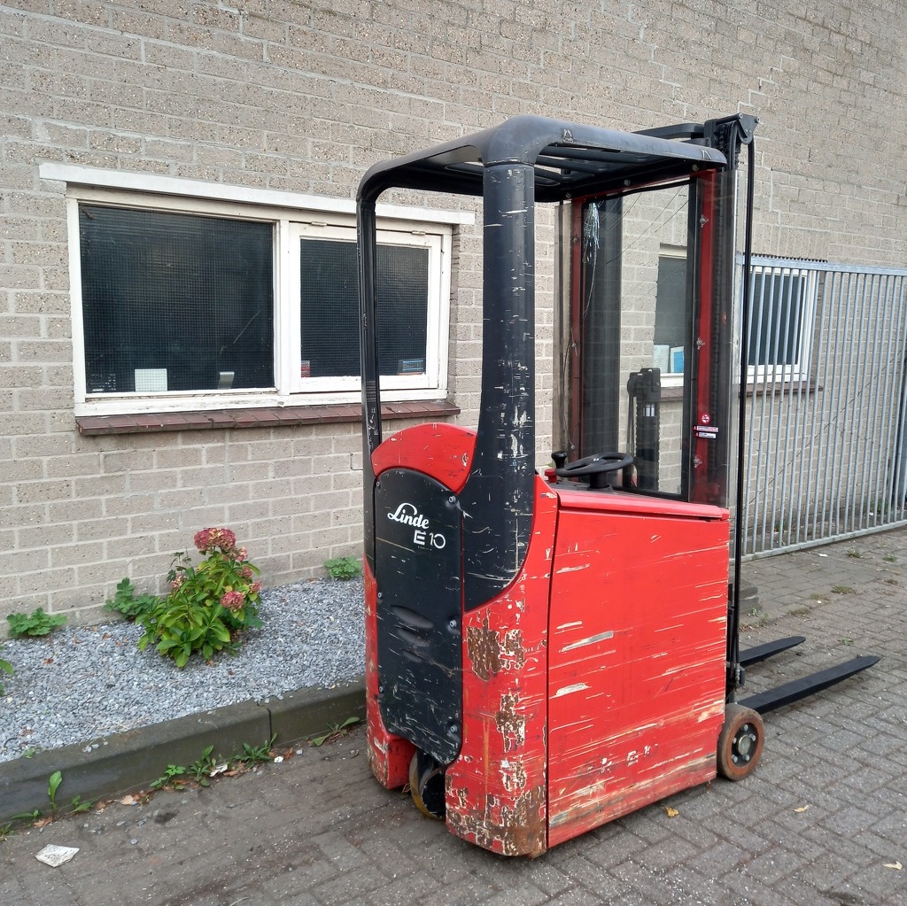 LINDE E10 (334) Compact heftruck TRIPLO 5,2 m Shift