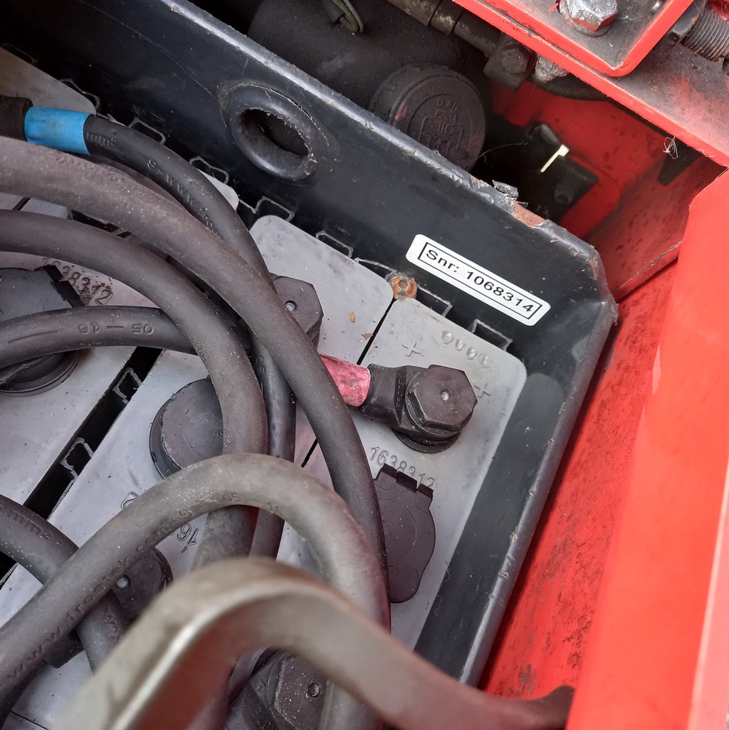 LINDE E10 (334) Compact heftruck TRIPLO 5,2 m Shift