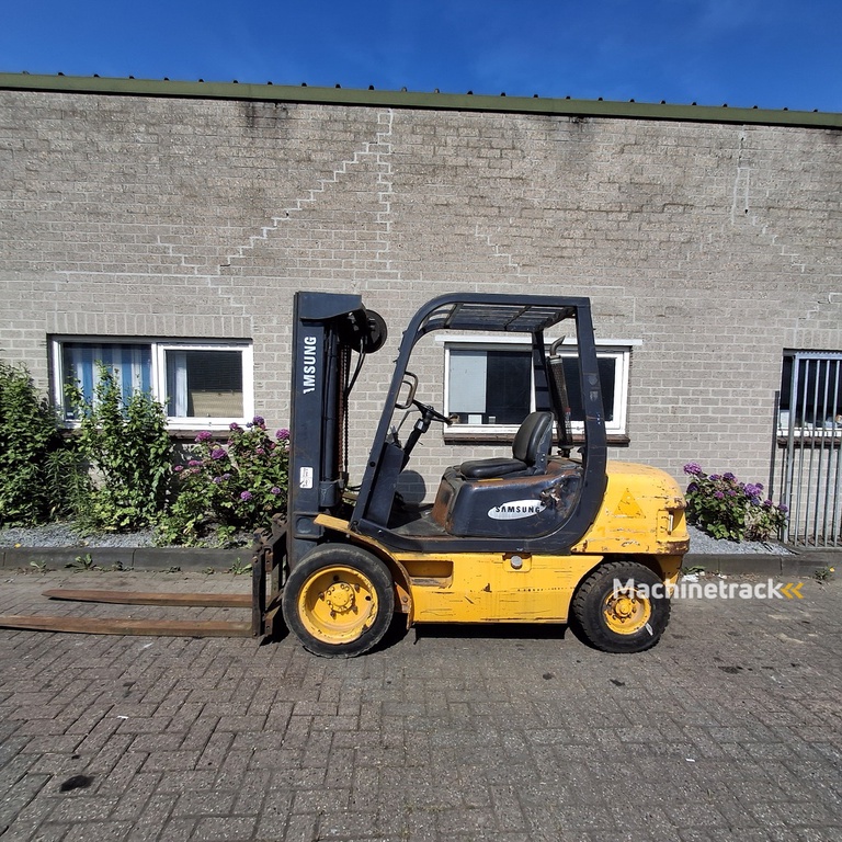 SAMSUNG SF30D Diesel Heftruck Triplo SHIFT