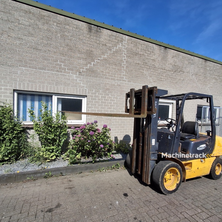 SAMSUNG SF30D Diesel Heftruck Triplo SHIFT