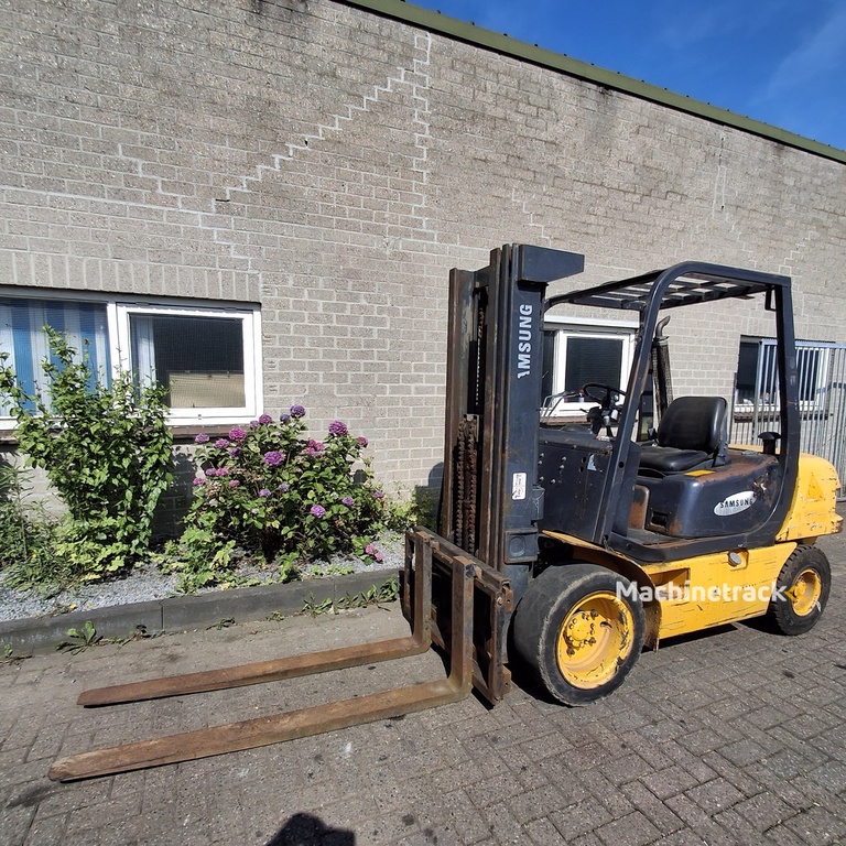 SAMSUNG SF30D Diesel Heftruck Triplo SHIFT