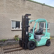 mitsubishi-fd25-n-diesel-heftruck-triplo-freelift-shift