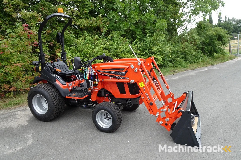 Tafe Compact trekker met voorlader 6028M