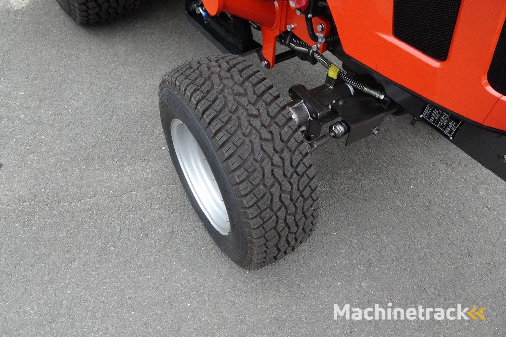 Tafe Compact trekker met voorlader 6028M